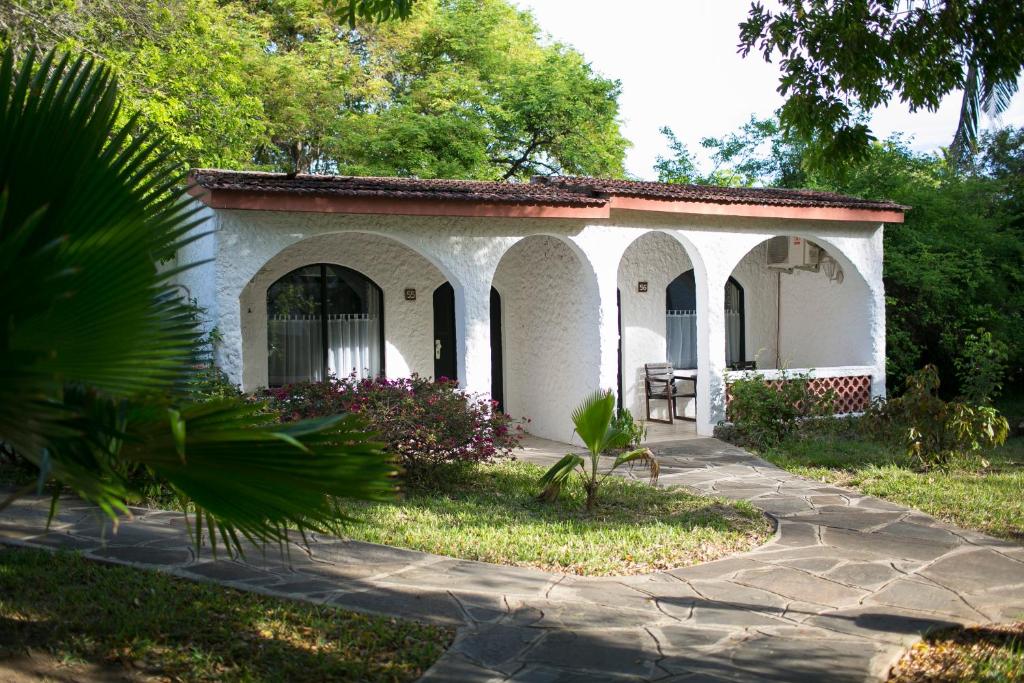 Diani Sea Lodge photo 5