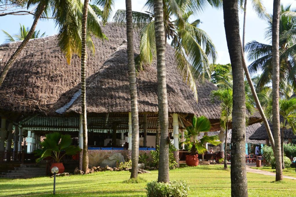 Neptune Village Beach Resort & Spa photo 2