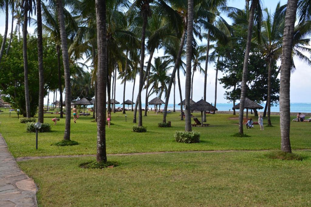 Neptune Village Beach Resort & Spa photo 3