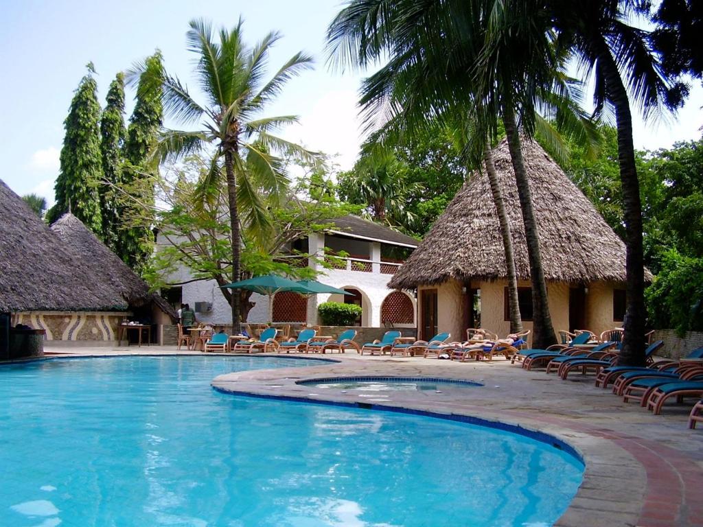 Pinewood Beach Resort and Spa photo 2